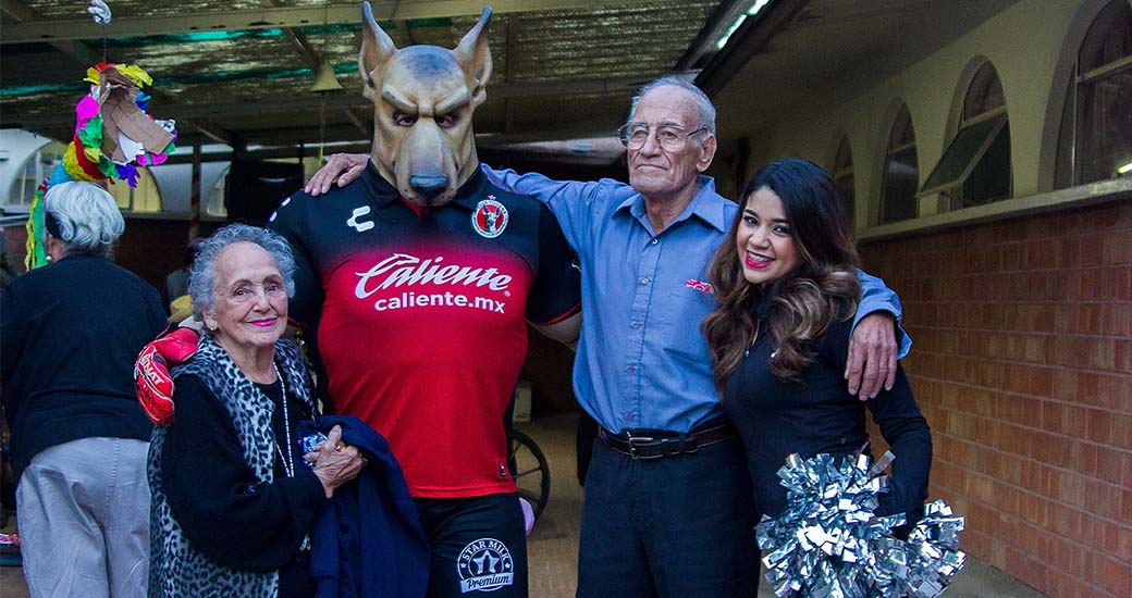 El Club Tijuana visitó el Centro de Ancianos-Fundación Fimbres