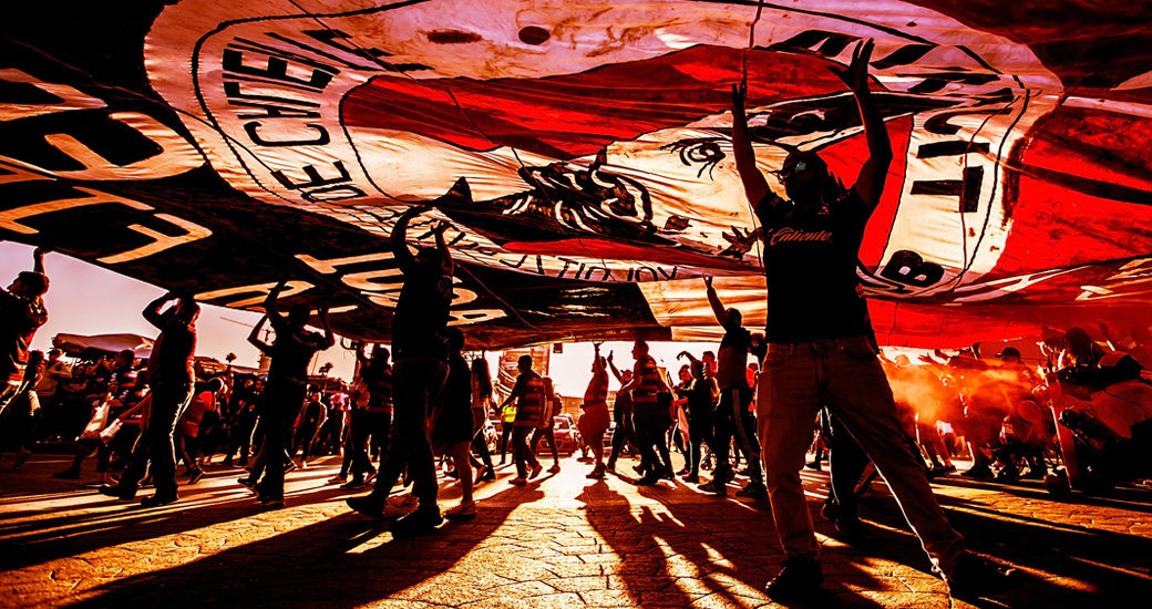 La marea Rojinegra invade Los Angeles