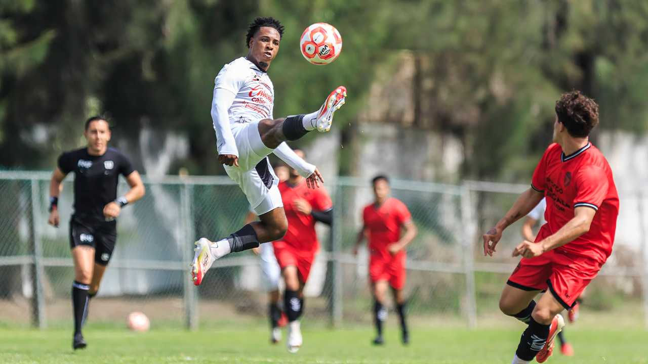Los Xoloitzcuintles se midieron a los Coyotes de la Liga de Expansión.