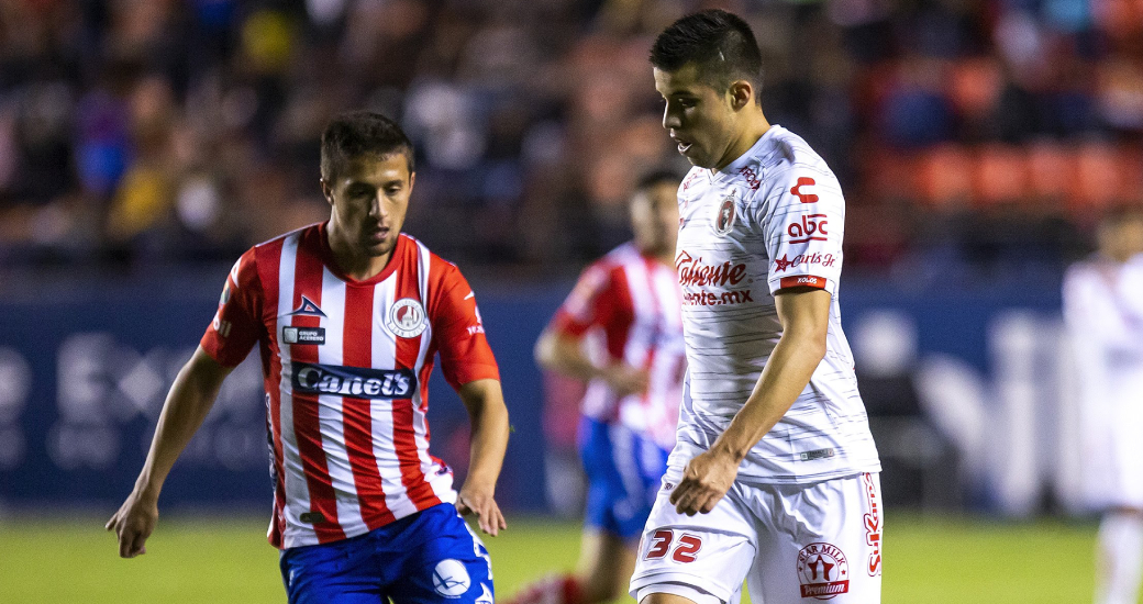 Además de la ventaja, debutó el canterano Víctor Guzmán y el refuerzo Bryan Angulo