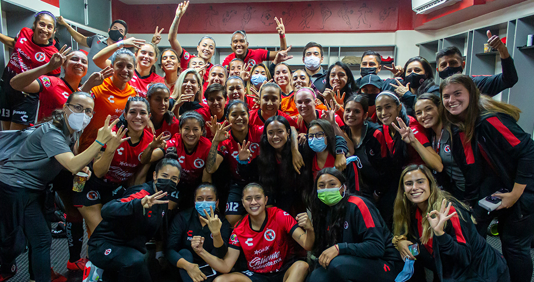 Las Xoloitzcuintles Renae Cuéllar y Dulce Alvarado anotaron en la victoria de 2-0 ante las Diablas.