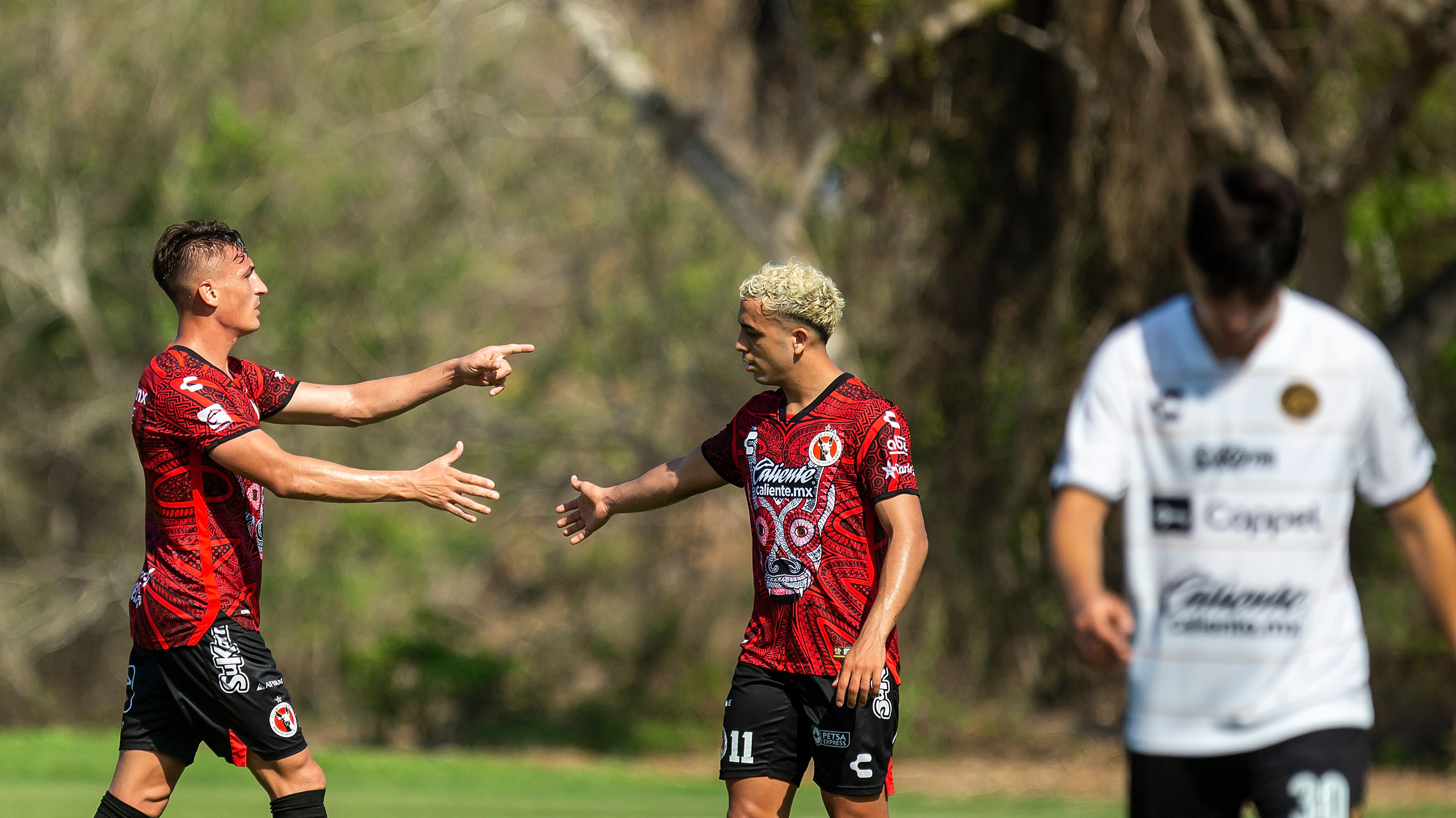 Con goles de Braian Romero y Joaquín Montecinos, la jauría venció a los sinaloenses.