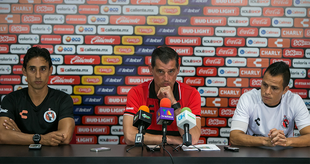 Los Xoloitzcuintles Juan Carlos Núñez y Yasser Corona son los primeros alumnos registrados para formarse como DT en este nuevo ciclo