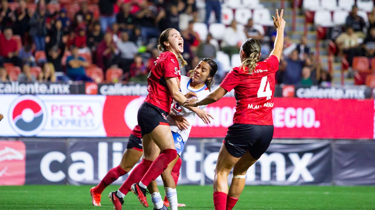 Tijuana vence al azul con goles de Daniela Espinosa, Mayra Pelayo y Mónica Alvarado.