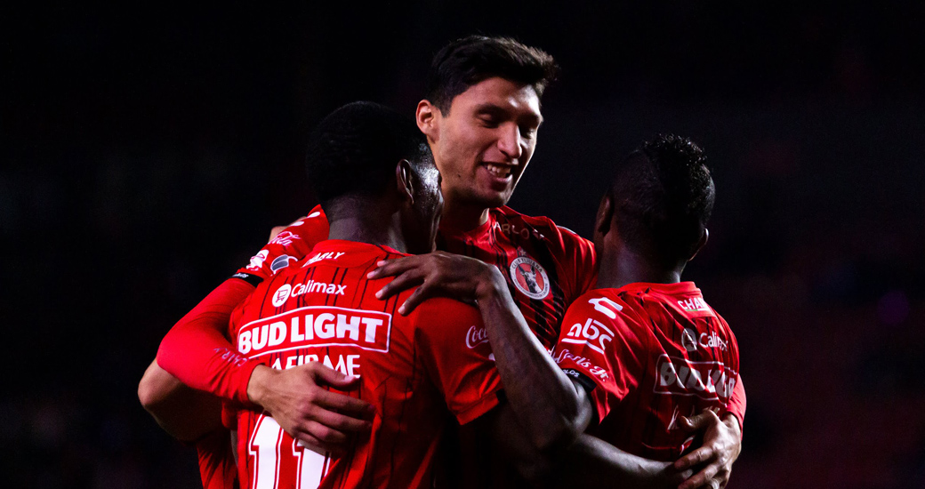 Club Tijuana 3-0 CD Toluca (Partido de Ida), Estadio Caliente