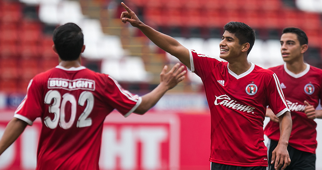 La categoría Sub 17 venció 1-0 a Veracruz mientras que los Sub 20 cayeron 1-2 vs Tiburones Rojos