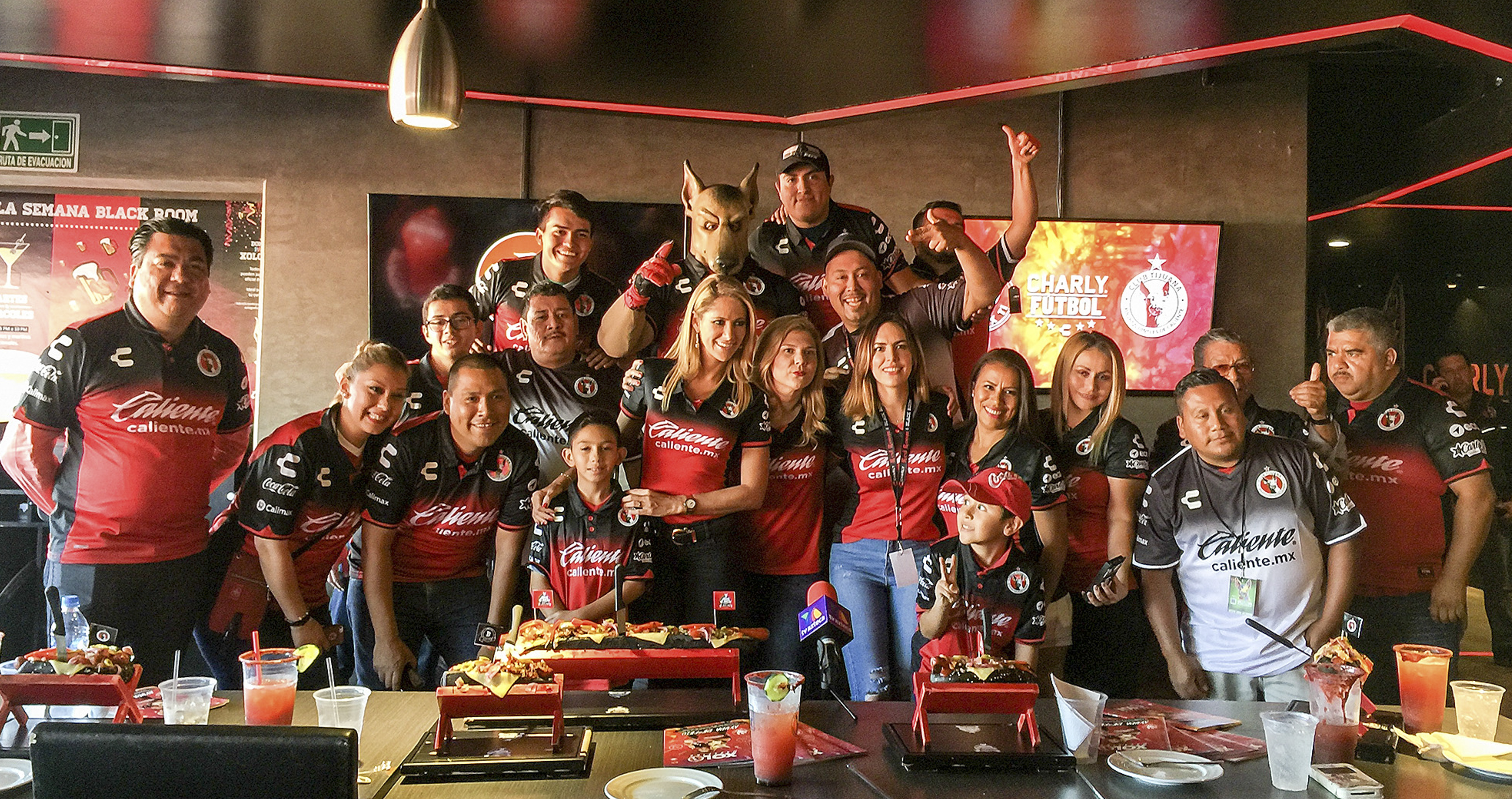 La periodista se mostró entusiasmada por formar parte de la campaña "X Una Tonelada de Ayuda"