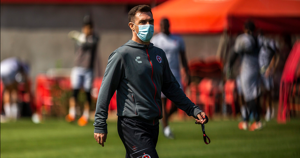 Pablo Guede dirigió su primera práctica al frente del plantel Xoloitzcuintle