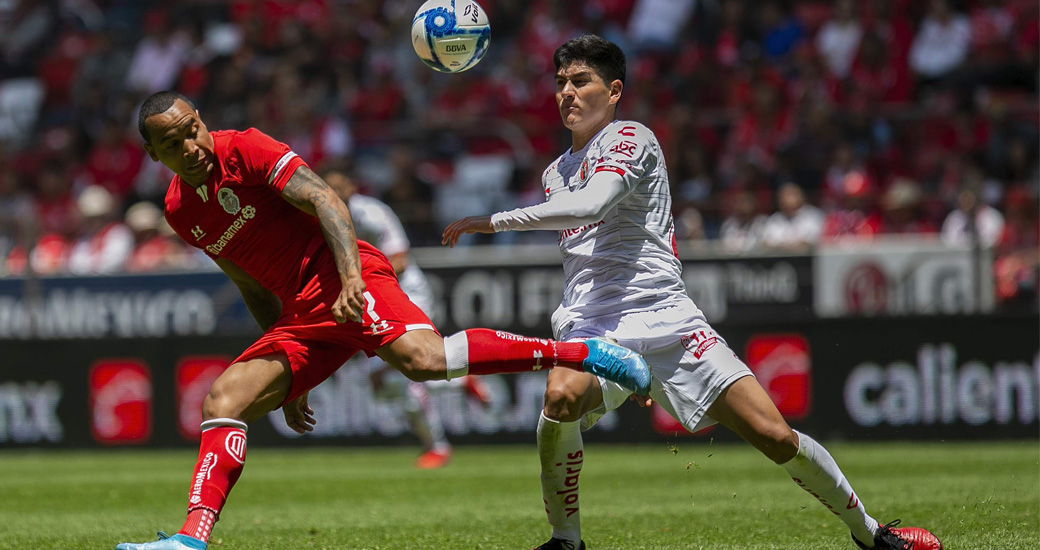 De la mano de los juveniles  Aldo Cruz, Vladimir Loroña y Antonio Nava, Xoloitzcuintles cumple con la regla 20/11.