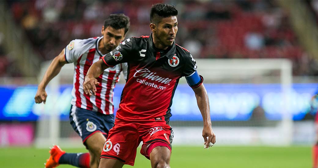 Fernando Quirarte y Ricardo La Volpe, recordaron el debut de Juan Carlos Valenzuela, quien cumple 15 años como futbolista profesional