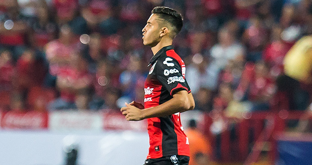 El nativo de Los Mochis debutó en el Máximo Circuito a los 17 años, 4 meses y 7 días