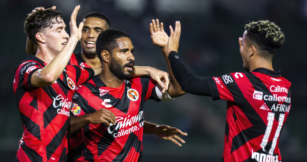 Brayan Angulo e Iván López anotaron los tantos para la jauría.