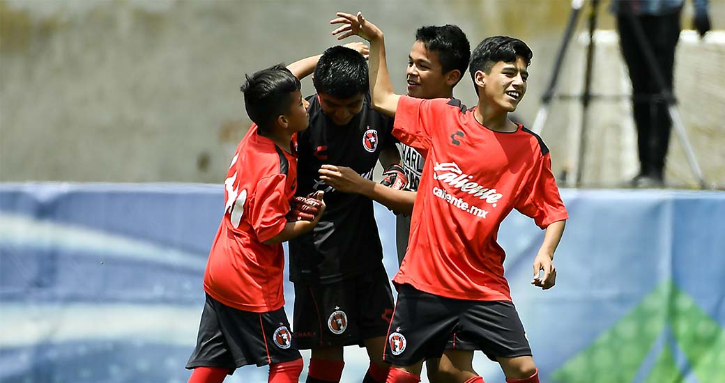 Los Canes Aztecas vencieron al CD Toluca en 4tos de Final del Torneo Primavera 2018