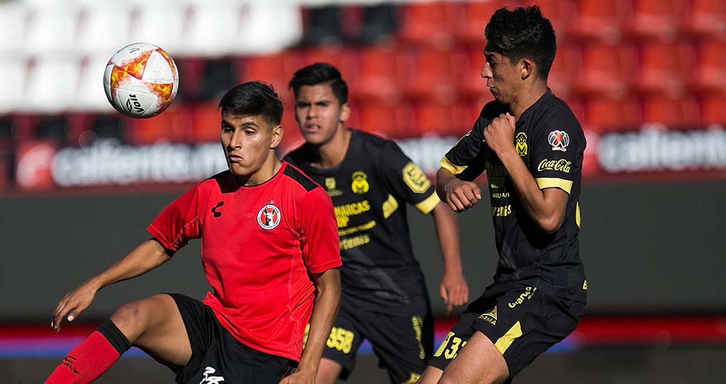 Con marcadores idénticos de 2-1, Xoloitzcuintles Sub-17 y Sub-20 obtienen la victoria frente a Morelia en el Estadio Caliente.