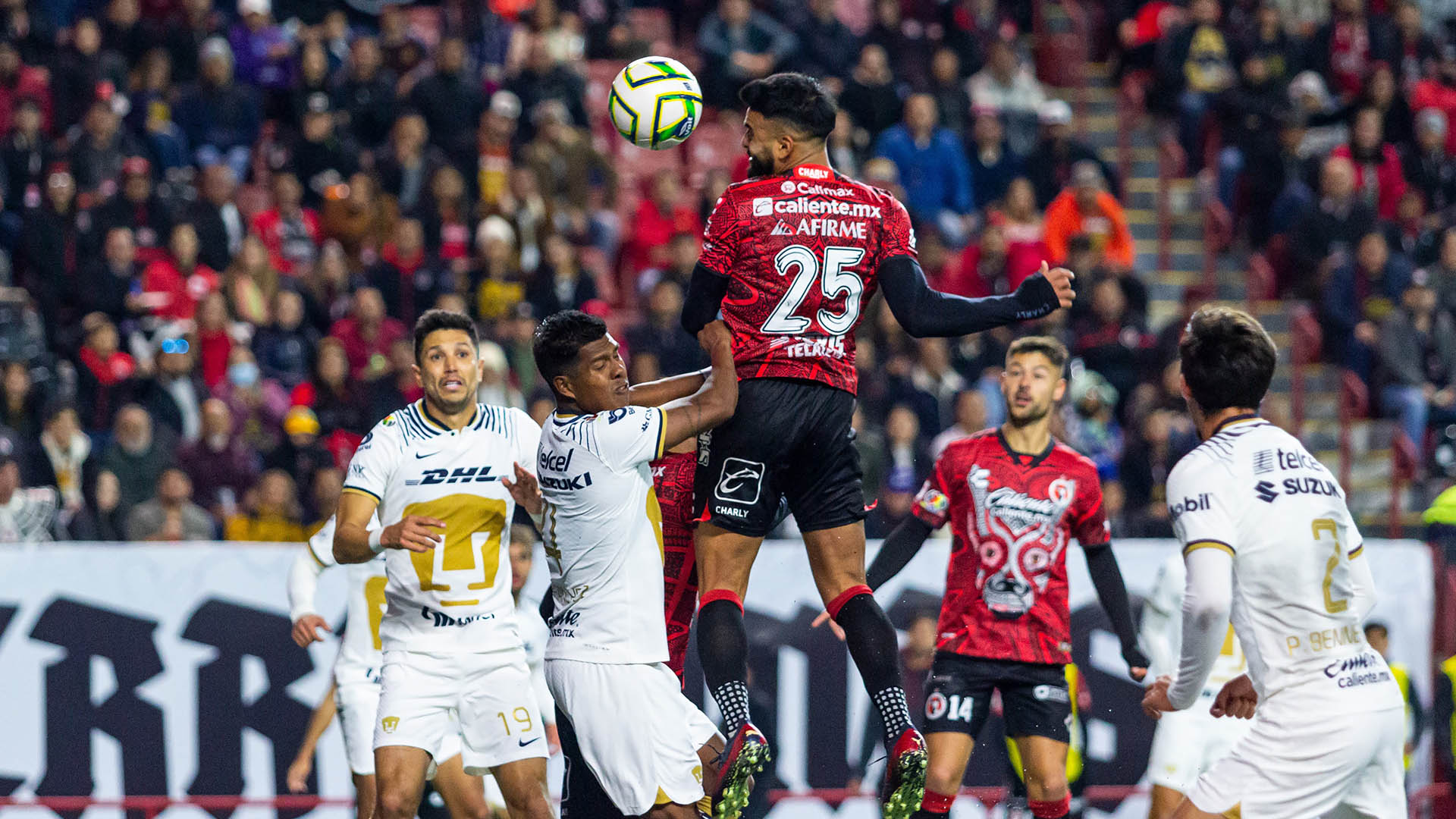 Xoloitzcuintles y felinos empataron sin goles en la frontera.