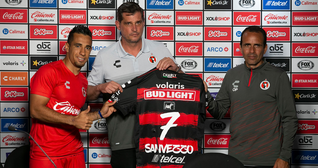 El delantero brasileño proviene del Querétaro FC y fue presentado este martes en el Estadio Caliente