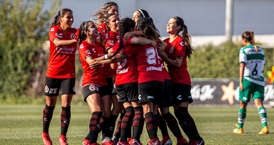 Con un doblete de Renae Cuellar, las Xoloitzcuintles consiguieron los 3 puntos.