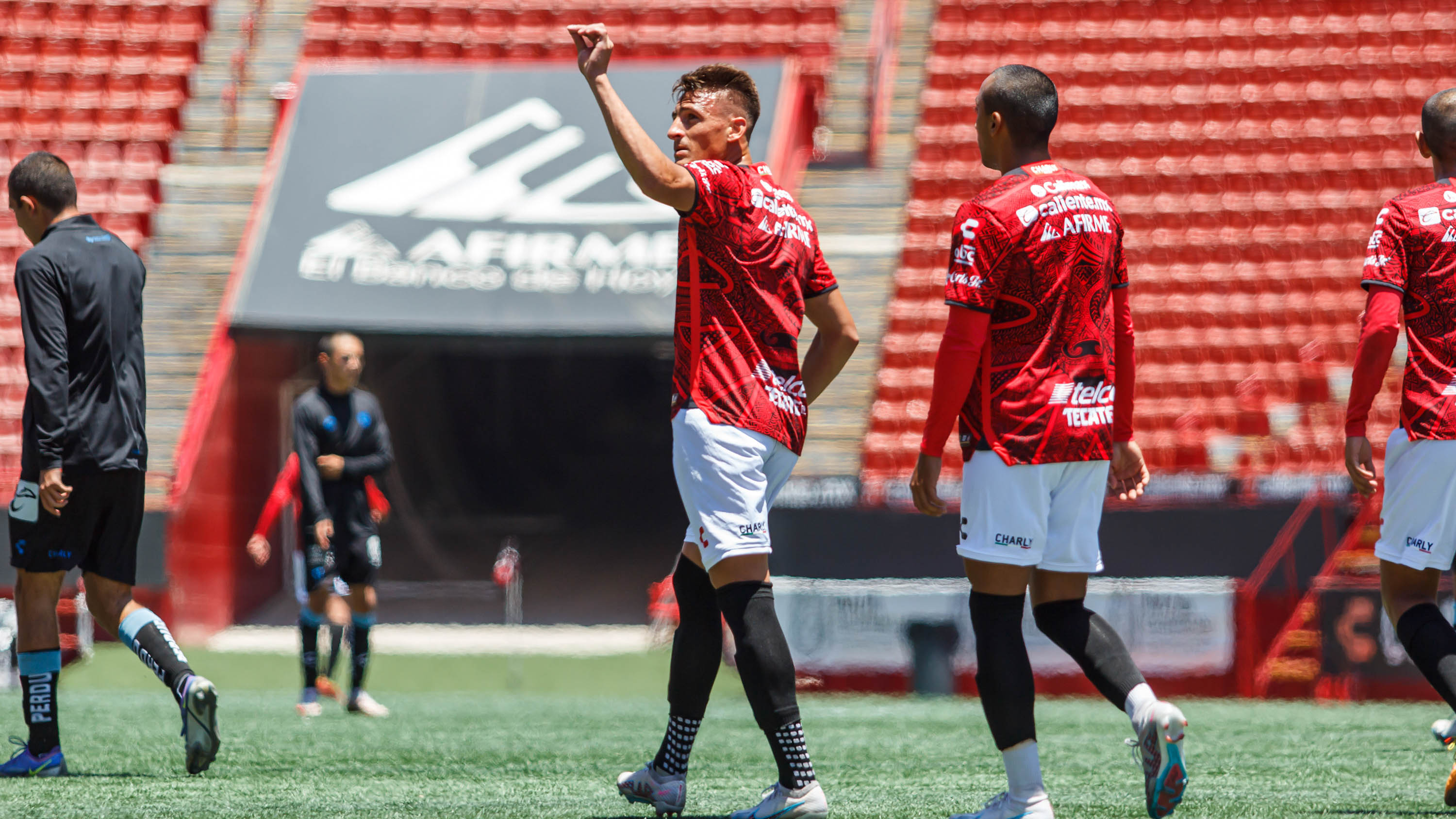 Con goles de Alejandro Martínez y Braian Romero, los rojinegros vencieron dos goles a cero a Querétaro en partido de preparación.