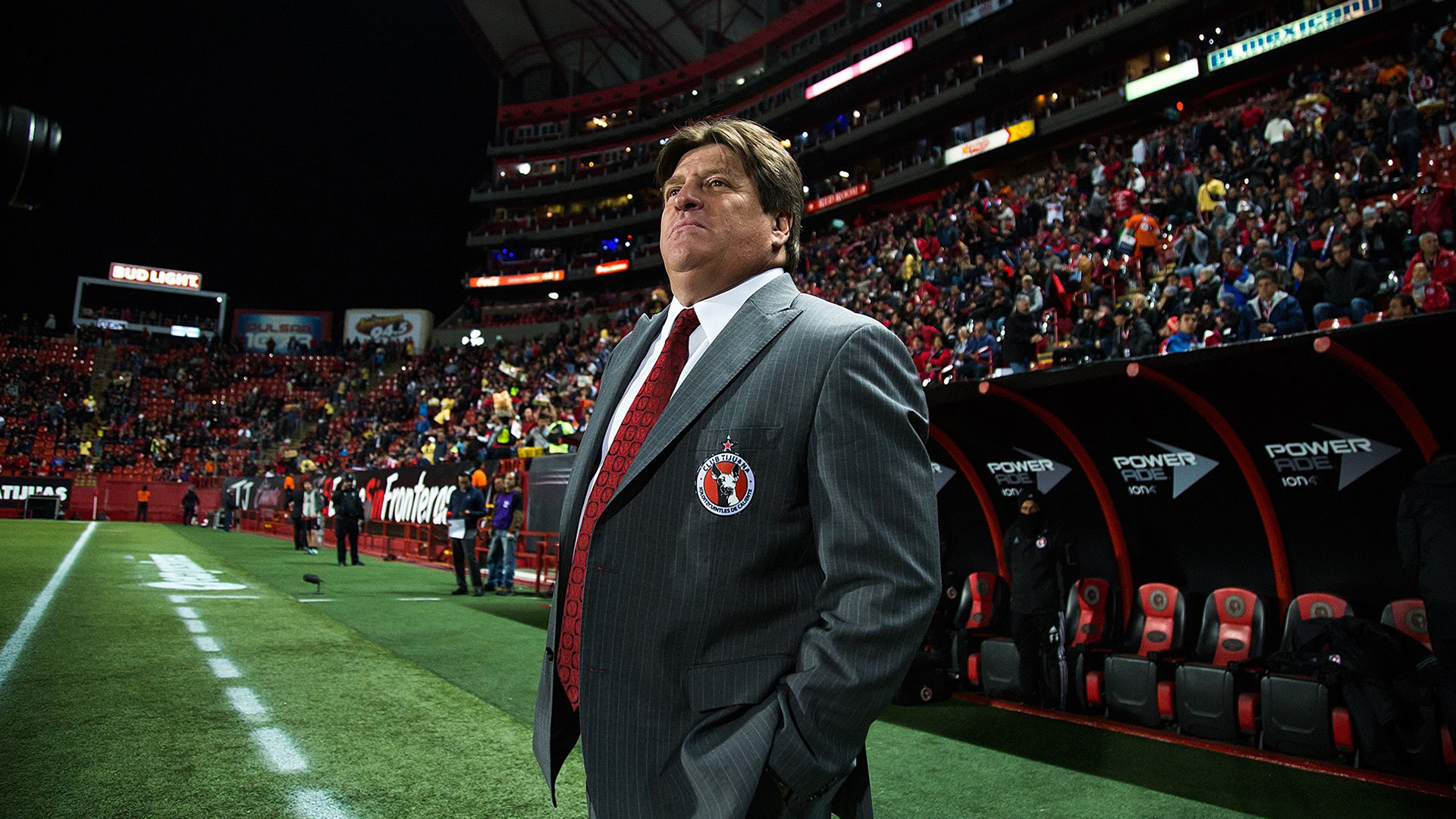 Este viernes, Miguel Herrera llegó a la #TijuanaRojinegra para vivir su segunda etapa como líder de La Jauría.