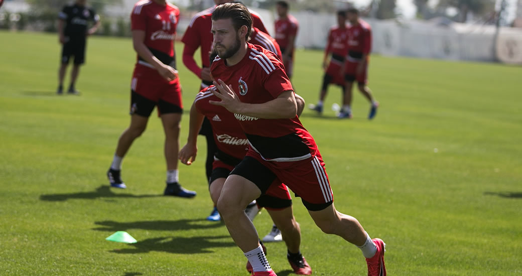 Paul Arriola y Milton Caraglio