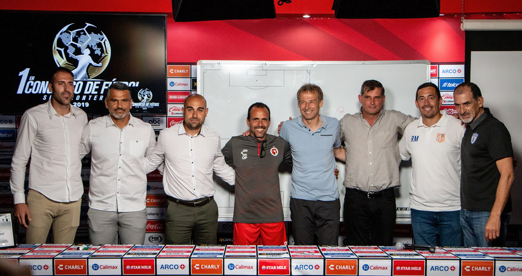Éxito rotundo en el Primer Congreso de Futbol Sin Fronteras realizado en el Estadio Caliente