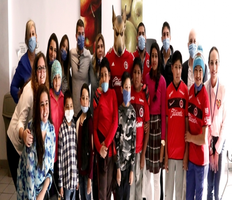 XOLOITZCUINTLES BRING SMILES TO BOYS AND GIRLS OF GENERAL HOSPITAL