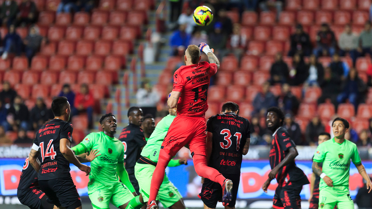 La jauría se midió a Juárez en el estadio Caliente.