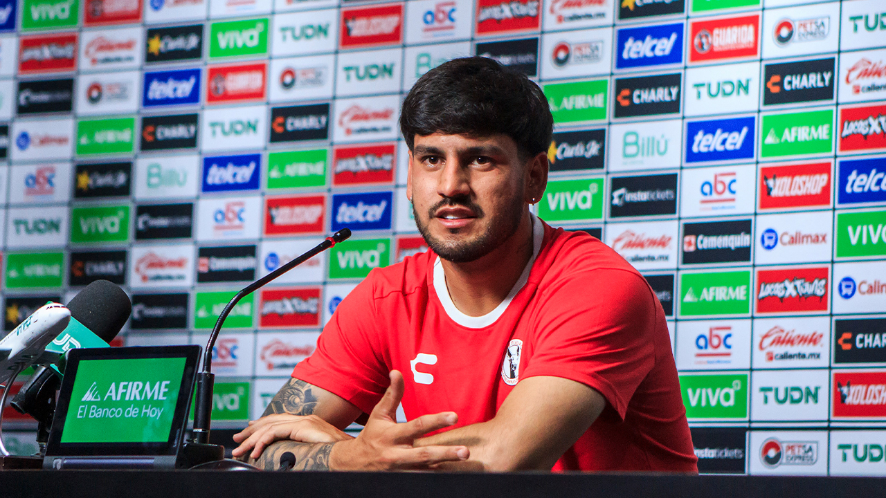 El jugador rojinegro se reunió con los medios en conferencia.