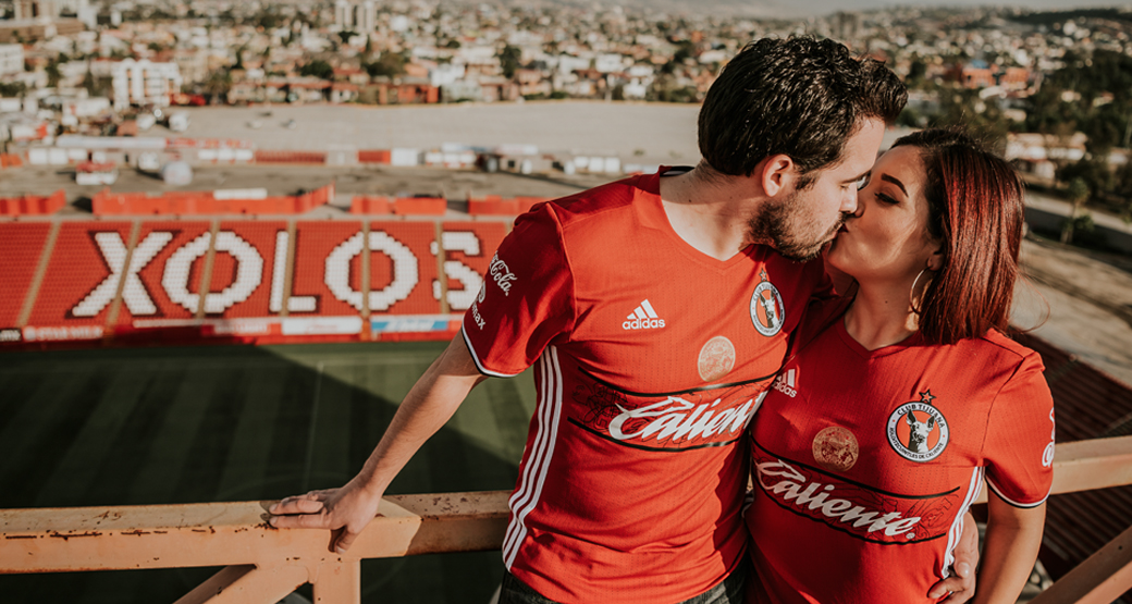 ¿Te gustaría celebrar el día del amor y la amistad con una sesión de fotos en el Estadio Caliente?