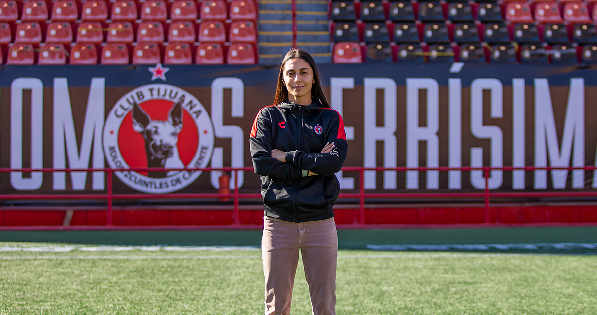 La arquera Xoloitzcuintle y tijuanense, Itzel González, platicó en una entrevista previa a su partida hacia el balompié europeo, en donde jugará con el Sevilla FC de la Liga Iberdrola de España.