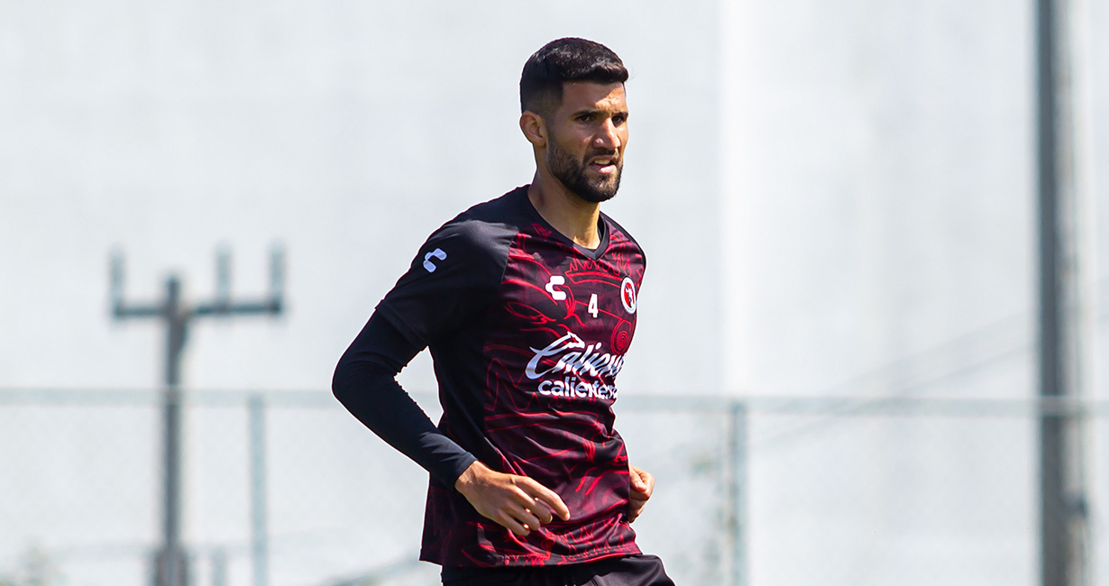 El capitán Xoloitzcuintle se presentó en conferencia de prensa ante los medios.