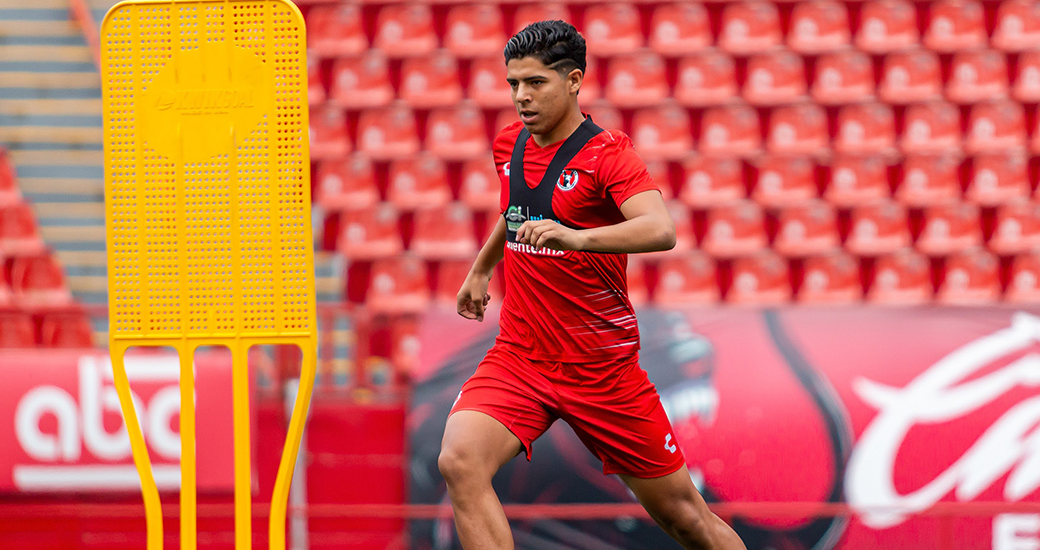 El defensor Xoloitzcuintle espera un partido aguerrido ante Rayados este viernes